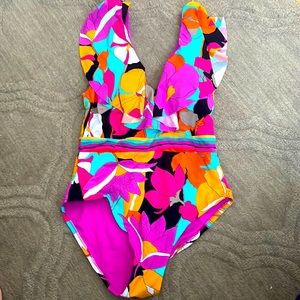 Trina Turk suit in EUC